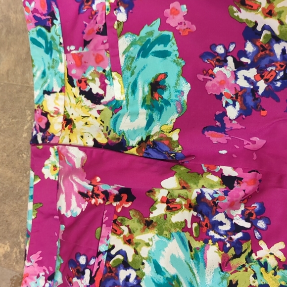 ⭐5/$25-floral pencil skirt - Picture 3 of 4
